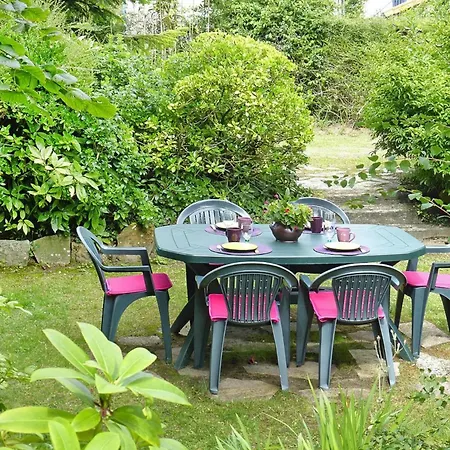 150m From The Sea, Cleaning Included Hébergement de vacances